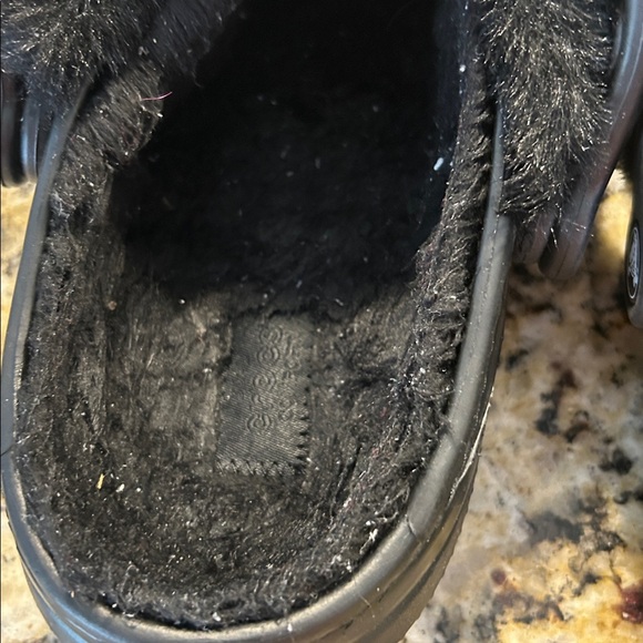 CROCS Black Fuzzy Clogs - Picture 5 of 7
